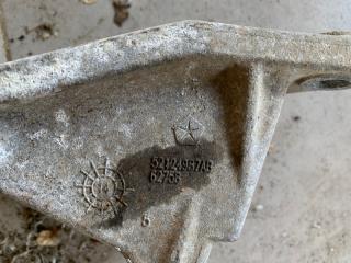 Кронштейн двигателя Jeep Grand Cherokee