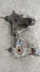 Кулак передний правый Peugeot 607 2000-2010