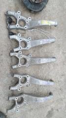 Кулак передний левый Lexus IS250 2005-2013