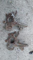 Кулак задний левый Toyota Avensis 2 2003-2008