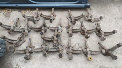 Кулак задний Toyota Camry