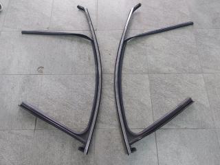 Направляющая стекла двери Hyundai Santa FE 2019