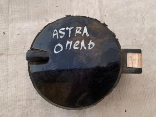 Лючок бензобака Opel Astra