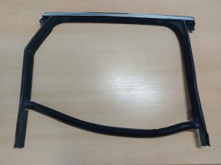 Направляющая стекла двери Porsche Cayenne S 2018