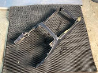 Накладка центральной консоли Mitsubishi Pajero 2008 Б/У Накладка центральной консоли Mitsubishi Pajero 2008