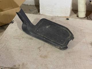 Накладка порога внутренняя задняя правая Mitsubishi Pajero 2008