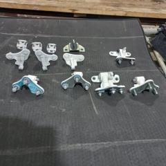 Фото запчасти петля двери Mercedes-Benz ML 63AMG 2013 Б/У запчасть Запчасть петля двери Mercedes-Benz ML 63AMG 2013