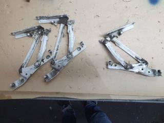 Петля крышки багажника Mazda 3