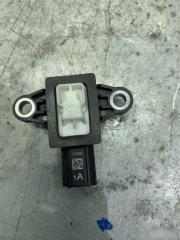 Фото запчасти датчик удара airbag Kia Sportage Б/У запчасть Запчасть датчик удара airbag Kia Sportage