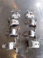 Фото запчасти петля двери Kia Cerato 1 Б/У запчасть Запчасть петля двери Kia Cerato 1