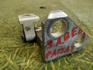 Запчасть петля двери верхняя задняя левая Volkswagen Passat 2013