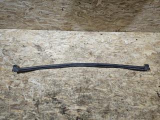 Запчасть уплотнитель капота Renault DUSTER 2016