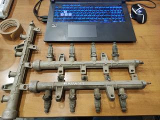 Рампа топливная с форсунками Hyundai Accent