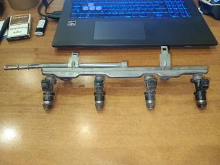 Рампа топливная с форсунками Honda Accord 8