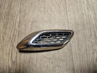 Запчасть накладка крыла правая Maserati Levante