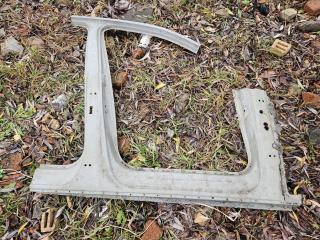 Запчасть боковина правая AUDI Q5