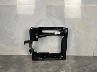 Кронштейн радиатора передний правый Bmw X7 2020 Б/У Кронштейн радиатора передний правый Bmw X7 2020