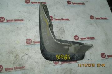 Брызговик передний левый NISSAN BLUEBIRD