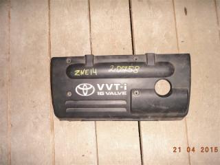 Пластиковая крышка на двс TOYOTA WISH ZNE14 1ZZFE 1 ракурс