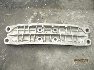 Балка под кпп TOYOTA PROGRES JCG10 1JZGE 2 ракурс