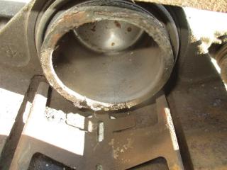 Суппорт правый передний ISUZU ASKA CJ3 F20B 17CL15VN 5 ракурс Суппорт правый передний ISUZU ASKA CJ3 F20B 17CL15VN 5 ракурс