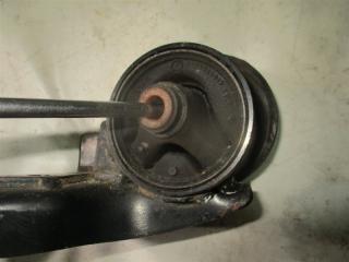 Подушка двигателя правая SUBARU PLEO RA2 EN07 3 ракурс
