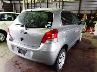 Крепление редуктора заднее TOYOTA VITZ NCP95 2NZFE 3 ракурс