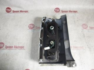 Стоп-сигнал правый NISSAN ELGRAND E51 49-56 3 ракурс