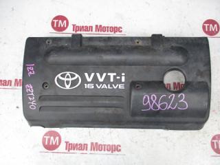 Пластиковая крышка на двс TOYOTA PREMIO ZZT240 1ZZFE 1 ракурс Пластиковая крышка на двс TOYOTA PREMIO ZZT240 1ZZFE 1 ракурс
