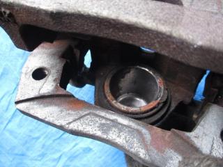 Суппорт правый задний MAZDA MPV LY3P L3VE 3 ракурс
