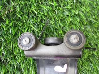 Ролик двери правый NISSAN ELGRAND E52 3 ракурс