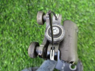 Ролик двери левый NISSAN ELGRAND E52 3 ракурс