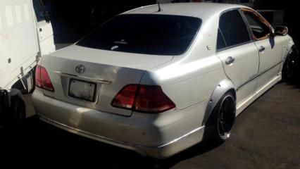 Дефендер TOYOTA CROWN GRS182 2 ракурс
