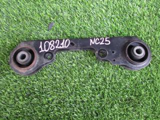 Крепление редуктора заднее NISSAN SERENA NC25 MR20DE 1 ракурс