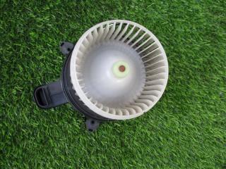 Мотор печки TOYOTA NOAH ZRR80 2 ракурс Мотор печки TOYOTA NOAH ZRR80 2 ракурс