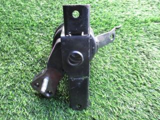 Подушка двигателя правая TOYOTA RACTIS NCP100 1NZFE 4 ракурс