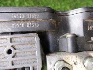 Блок abs TOYOTA PASSO M700A 1KRFE 44510-B1350 4 ракурс