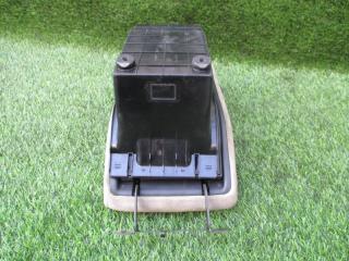 Подлокотник TOYOTA ARISTO JZS160 2JZGE 5 ракурс Подлокотник TOYOTA ARISTO JZS160 2JZGE 5 ракурс