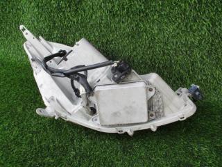 Фара левая TOYOTA ISIS ZNM10 44-61 2 ракурс Фара левая TOYOTA ISIS ZNM10 44-61 2 ракурс