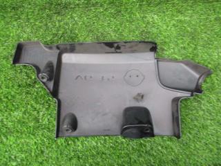 Пластиковая крышка на двс NISSAN ELGRAND NE51 VQ35DE 2 ракурс