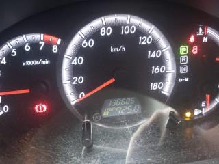 Пластиковая крышка на двс MAZDA PREMACY CREW LF 5 ракурс