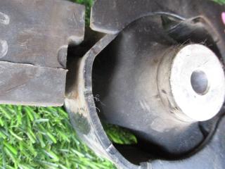 Подушка двигателя передняя TOYOTA NOAH ZRR70 3ZRFE 2 ракурс