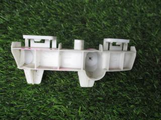 Крепление бампера правое заднее TOYOTA SPADE NSP140 52562-52070 1 ракурс