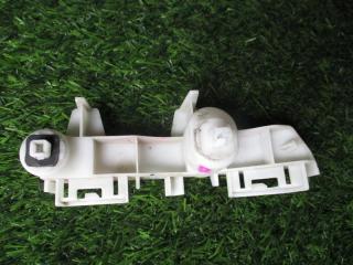 Крепление бампера правое заднее TOYOTA SPADE NSP140 52562-52070 2 ракурс