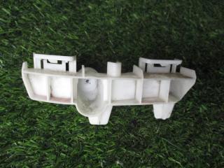 Крепление бампера левое заднее TOYOTA SPADE NSP140 52563-52040 3 ракурс