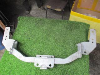 Фаркоп задний TOYOTA LAND CRUISER UZJ200 1 ракурс Фаркоп задний TOYOTA LAND CRUISER UZJ200 1 ракурс