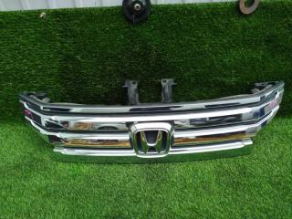 Решетка радиатора HONDA Stepwgn RK5 1 ракурс