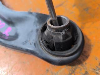 Рычаг правый передний TOYOTA SIENTA NHP170 2 ракурс Рычаг правый передний TOYOTA SIENTA NHP170 2 ракурс
