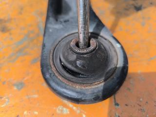 Рычаг правый передний SUBARU STELLA RN1 4 ракурс