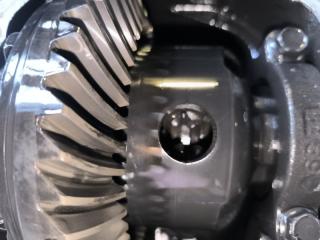 Редуктор задний NISSAN CIMA HF50 VQ30DET LSD 2 ракурс Редуктор задний NISSAN CIMA HF50 VQ30DET LSD 2 ракурс